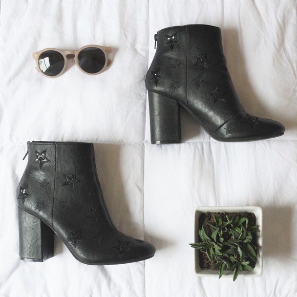 Kenneth Cole Reaction Shoes - Kenneth Cole Reaction Carlyn Sequin Star Boots